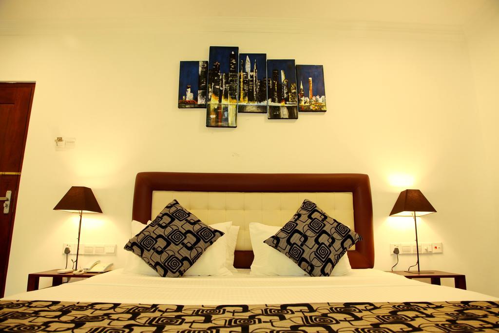 Oreeka - Katunayake Airport Transit Hotels Quarto foto