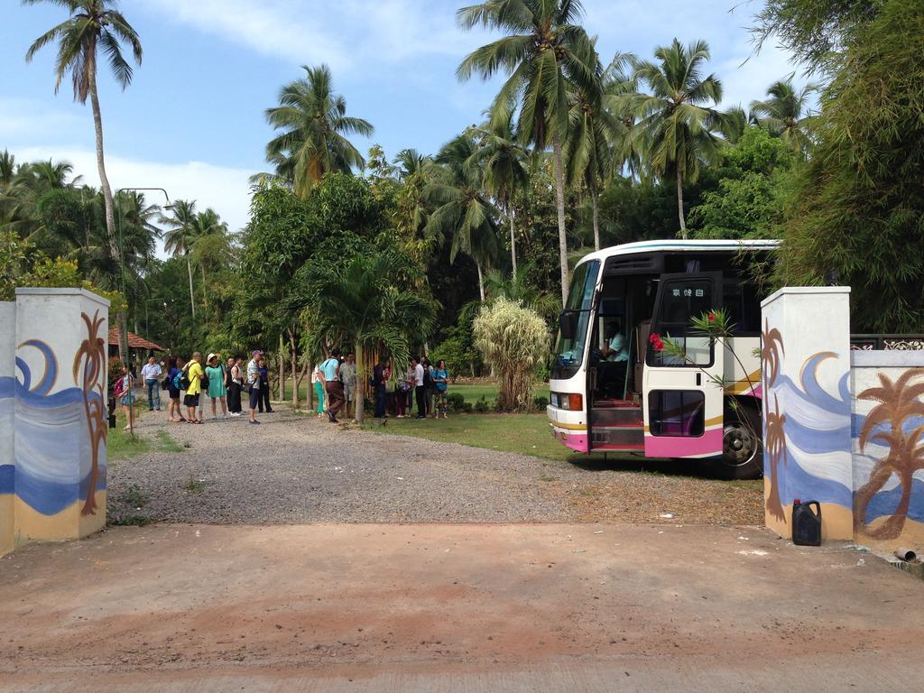 Oreeka - Katunayake Airport Transit Hotels Exterior foto