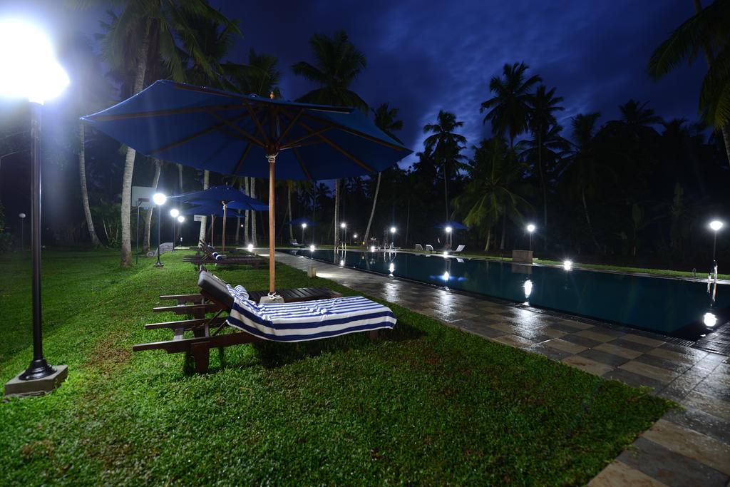 Oreeka - Katunayake Airport Transit Hotels Exterior foto